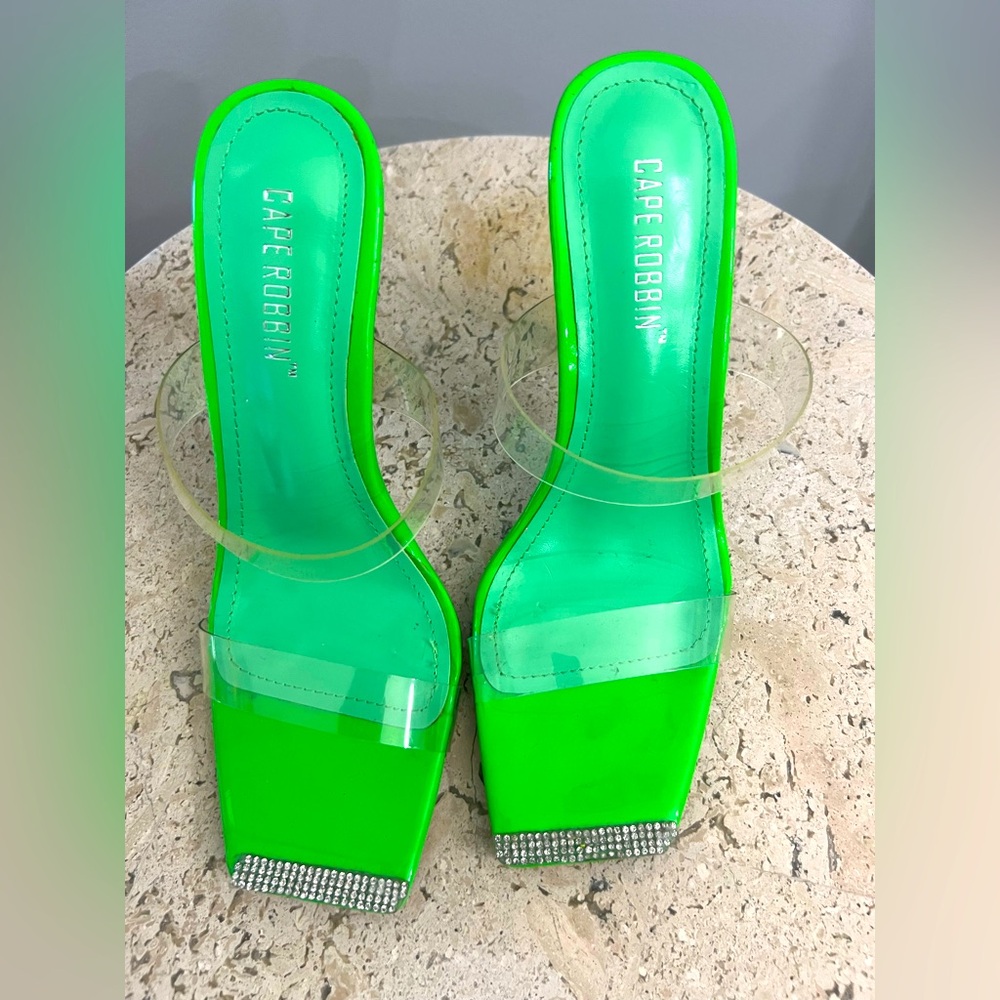 PRICE ⬇️Cape Robbin brand Lime green clear straps with rhinestone accent- unworn